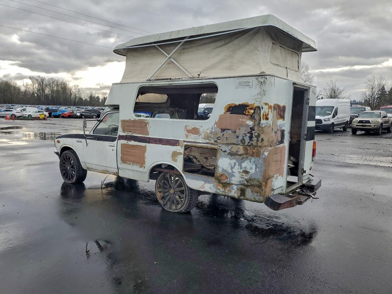 1976 Toyota Van White vin: RN28038016