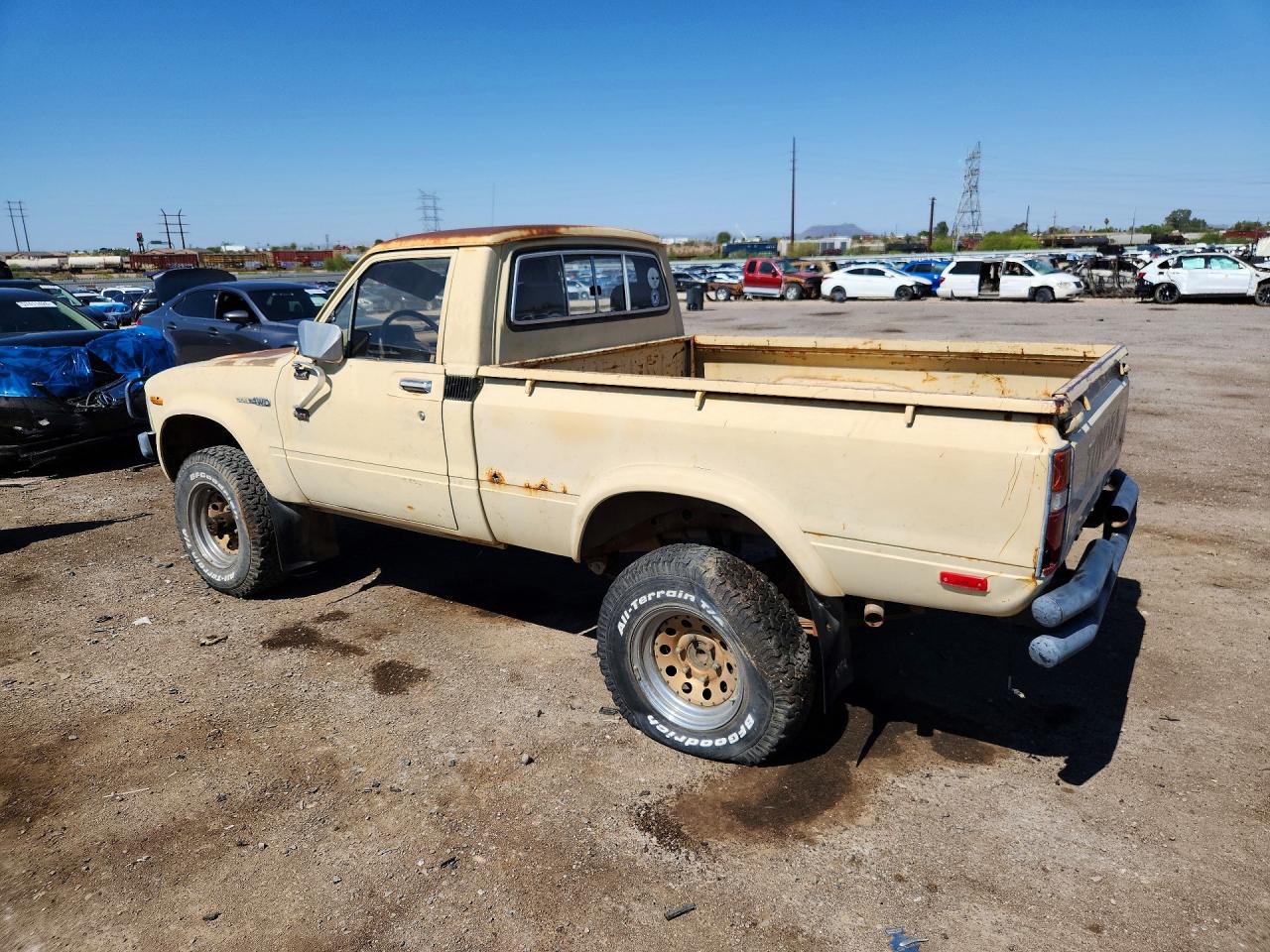 1980 Toyota 4wd Pick-up Beige vin: RN37032100