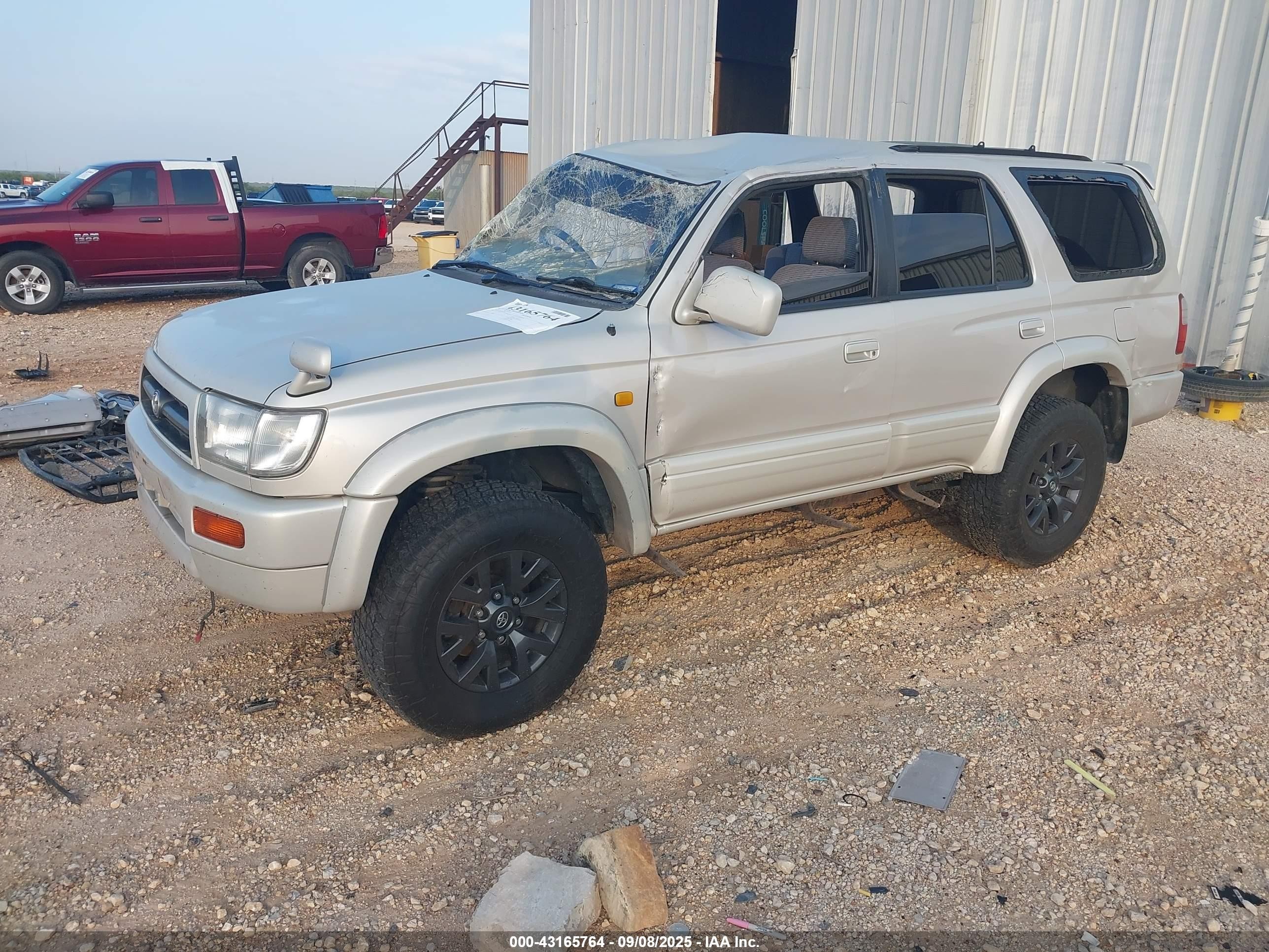 1996 Toyota 4runner   Серебряный vin: RZN1850009110    