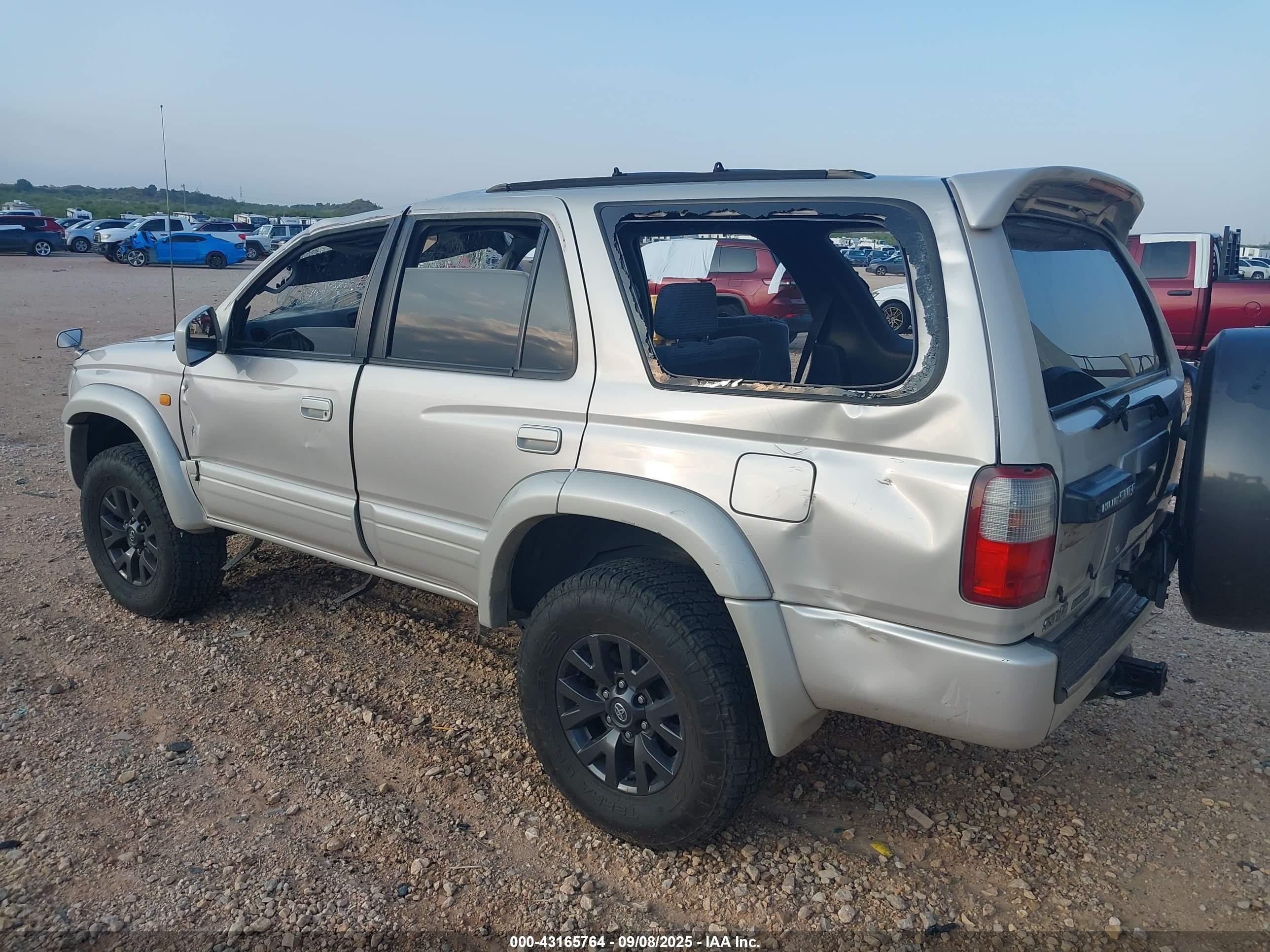 1996 Toyota 4runner   Серебряный vin: RZN1850009110    