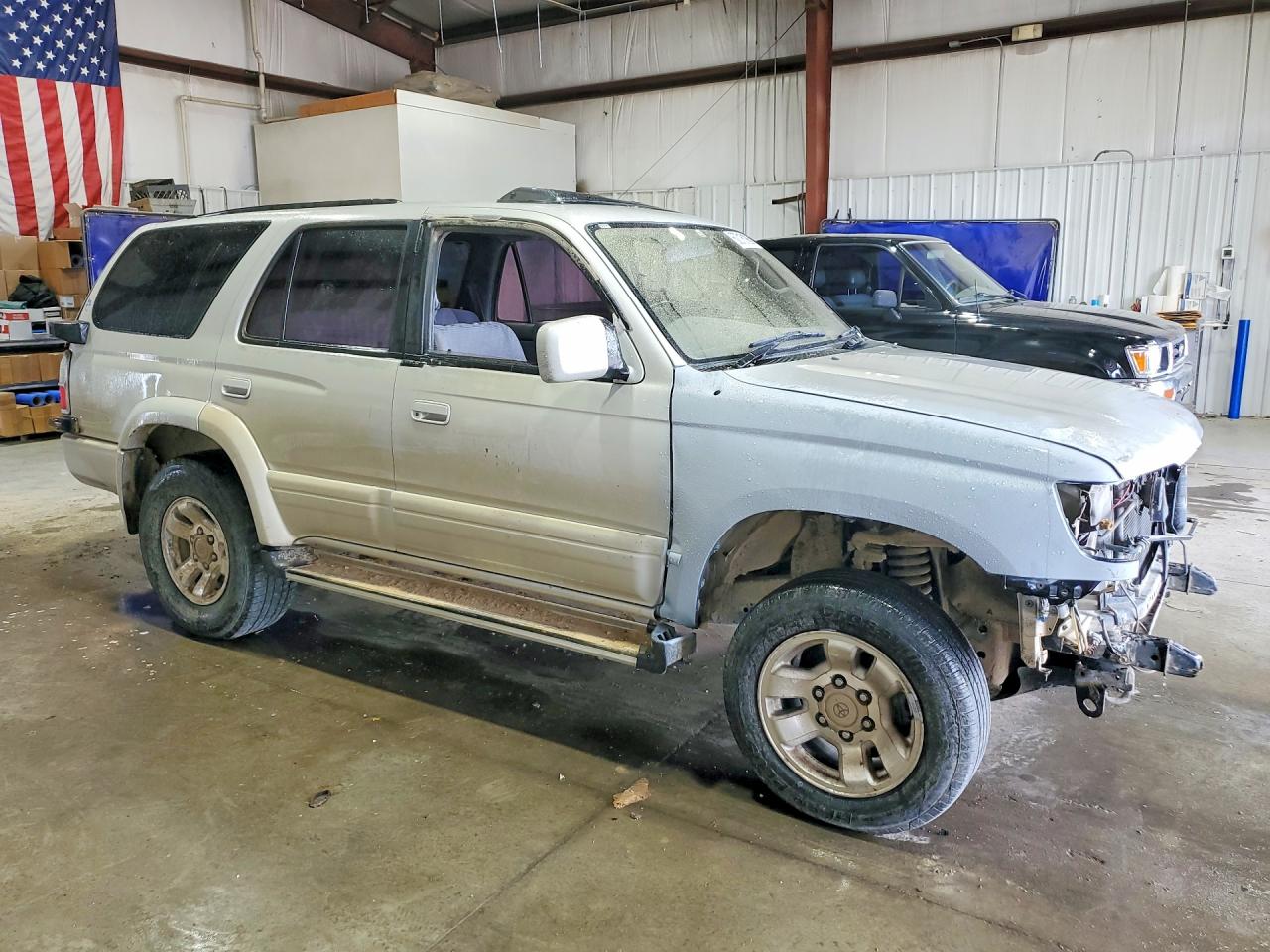 1996 Toyota Utility Silver vin: RZN1859000313