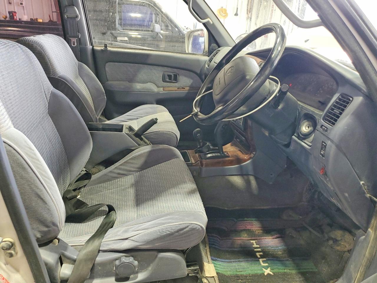 1996 Toyota Utility Silver vin: RZN1859000313