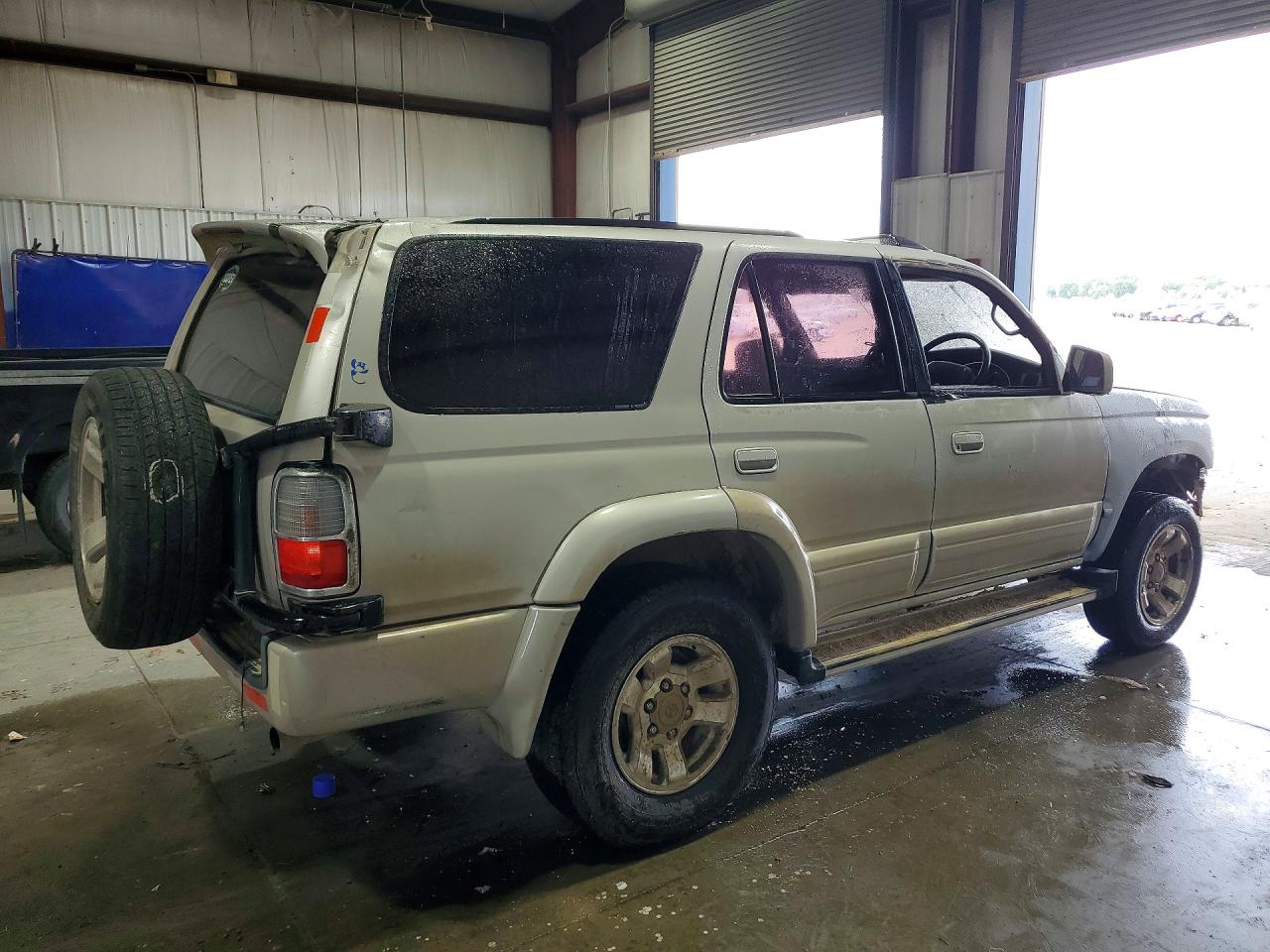 1996 Toyota Utility Silver vin: RZN1859000313
