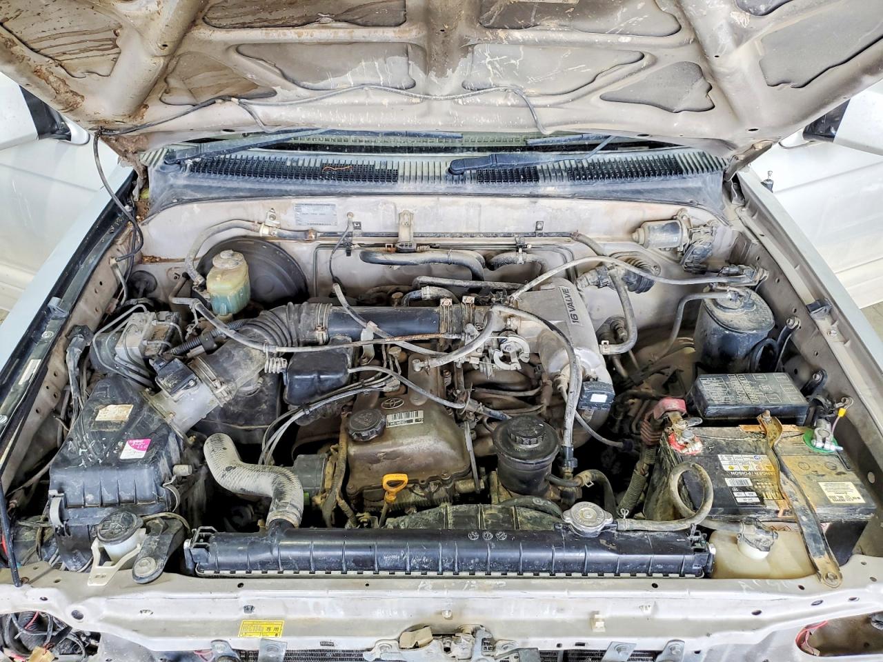 1996 Toyota Utility Silver vin: RZN1859000313