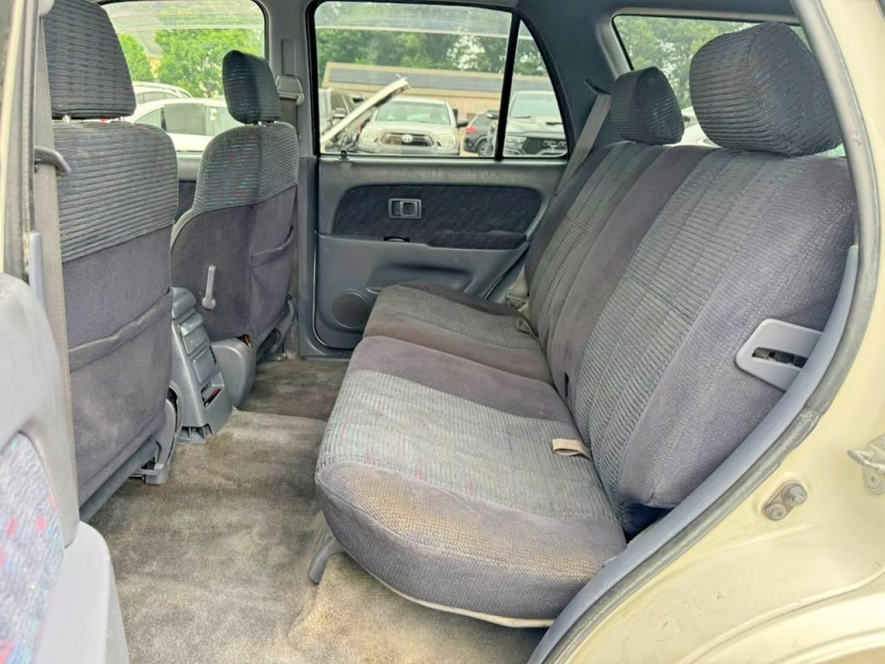 1998 Toyota Hilux Limited White vin: RZN1859012770