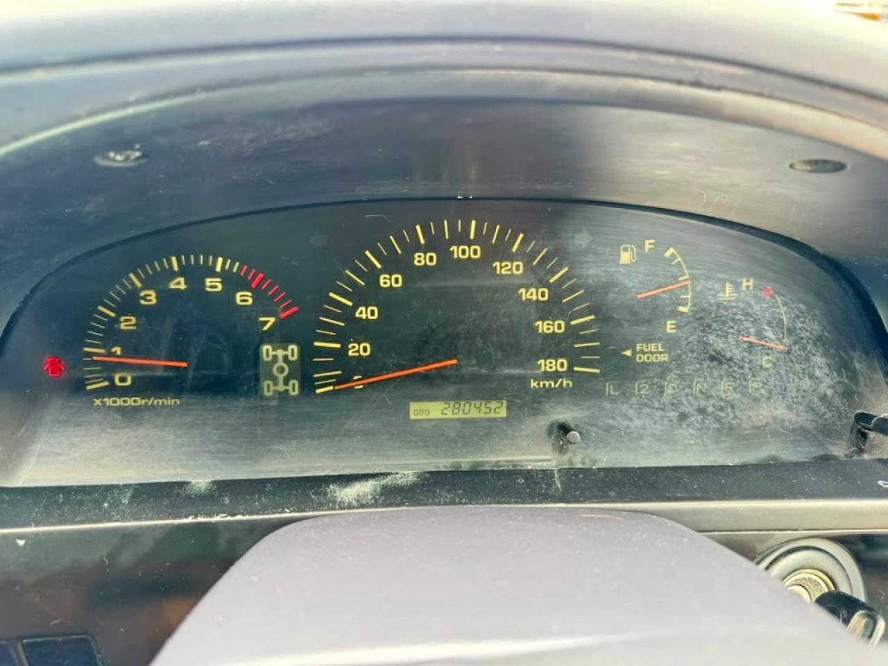 1998 Toyota Hilux Limited White vin: RZN1859012770