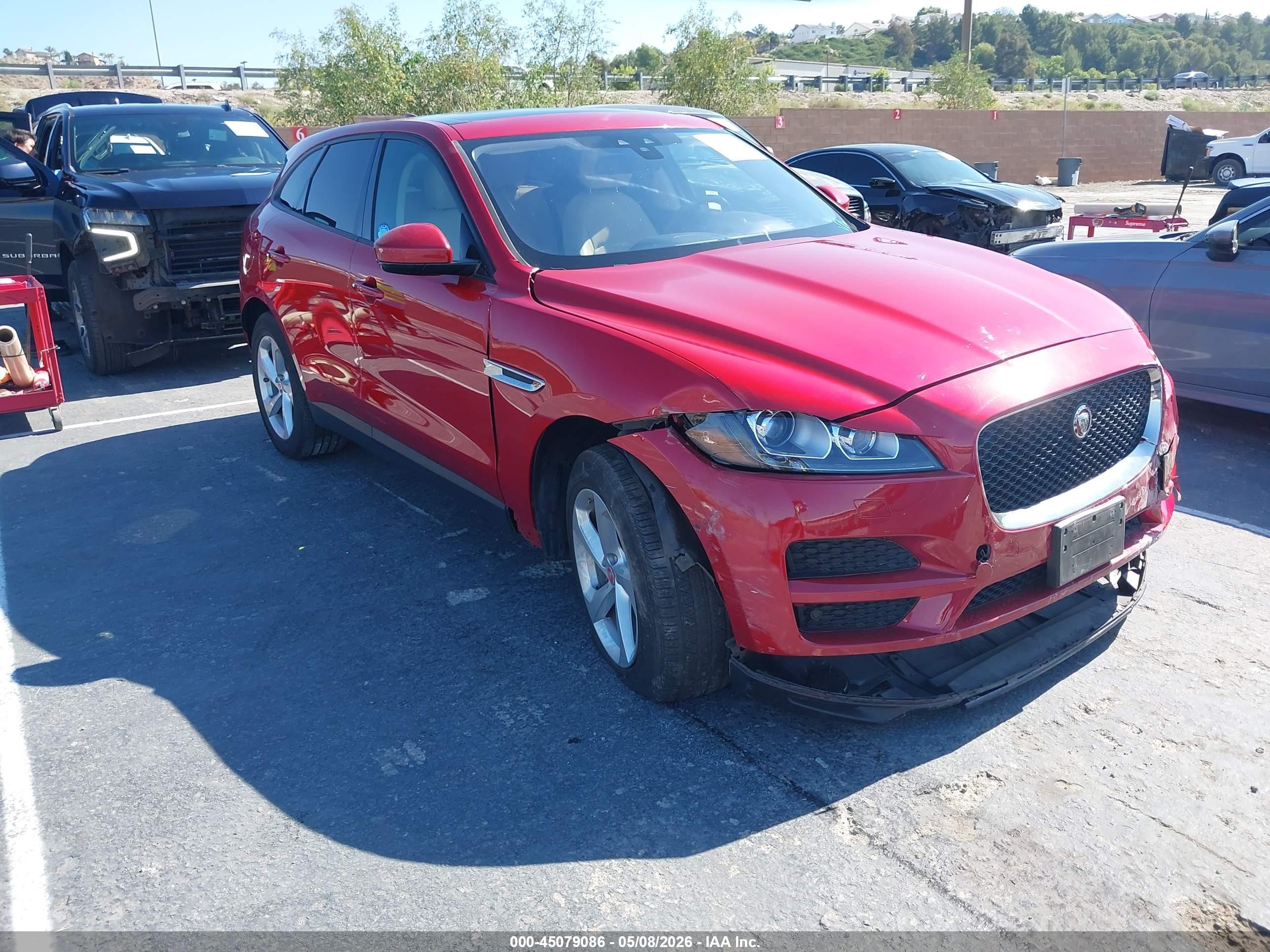 2017 Jaguar F-pace 35t Premium Красный vin: SADCJ2BV1HA056621