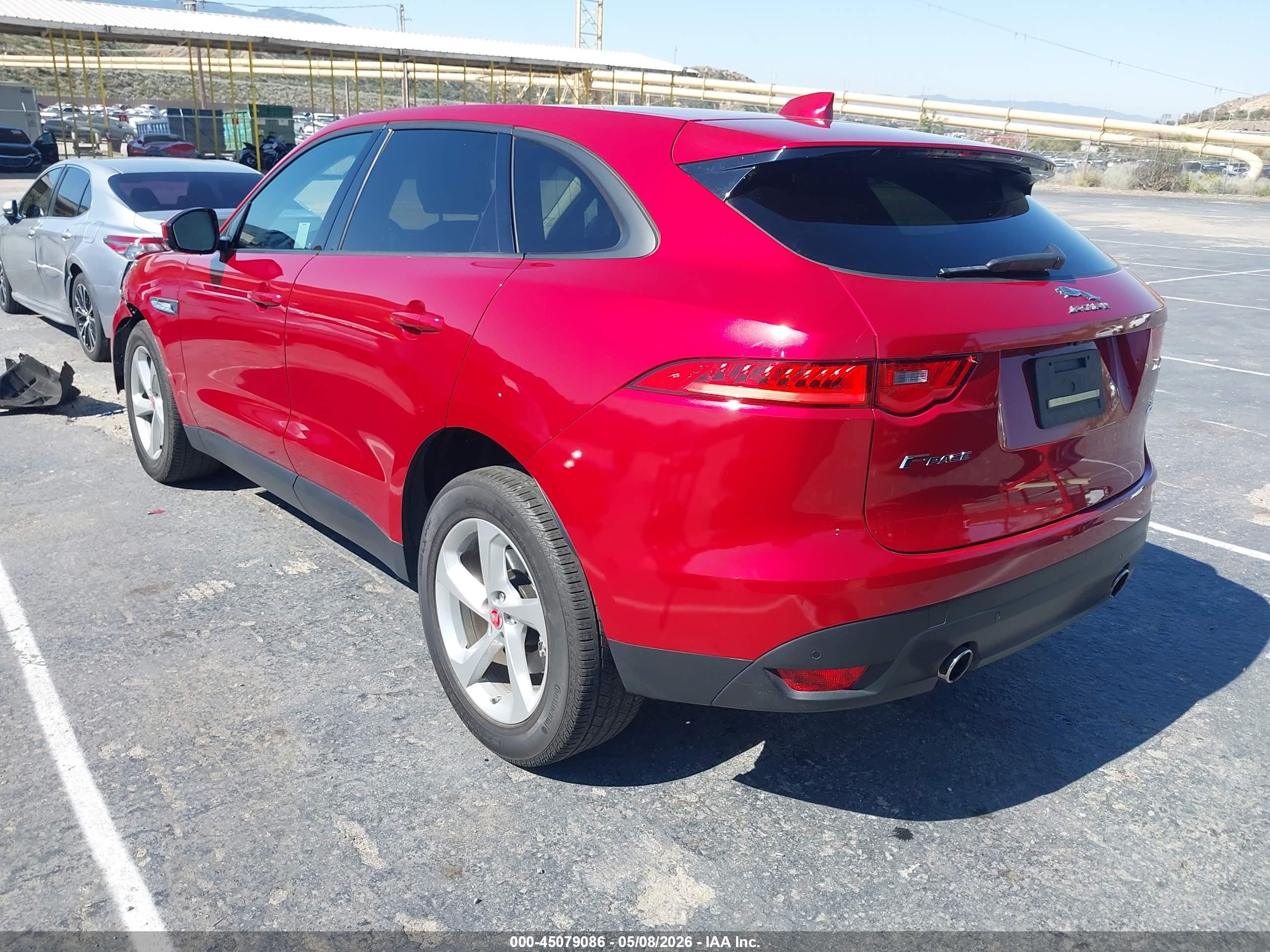 2017 Jaguar F-pace 35t Premium Red vin: SADCJ2BV1HA056621