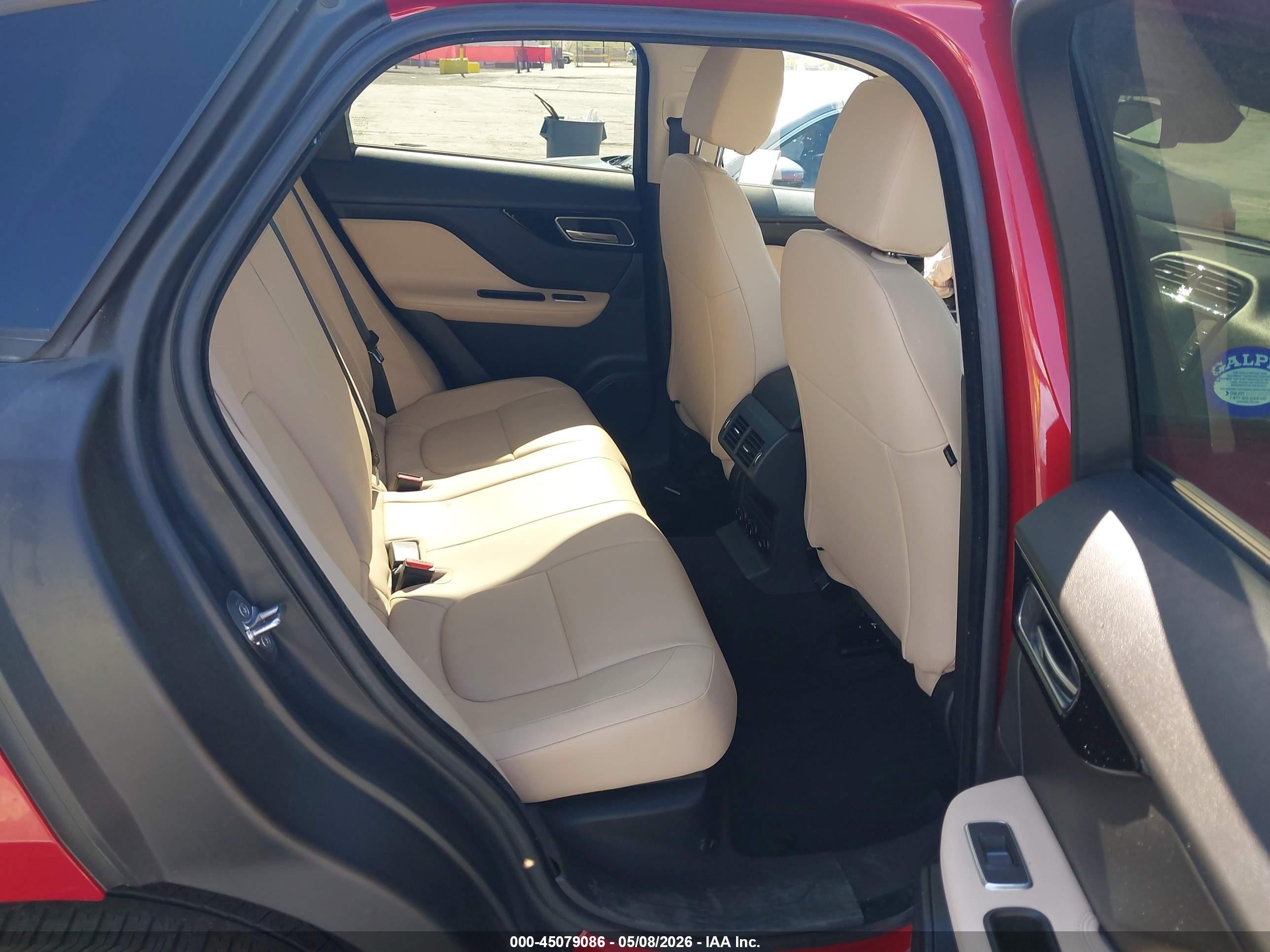 2017 Jaguar F-pace 35t Premium Red vin: SADCJ2BV1HA056621