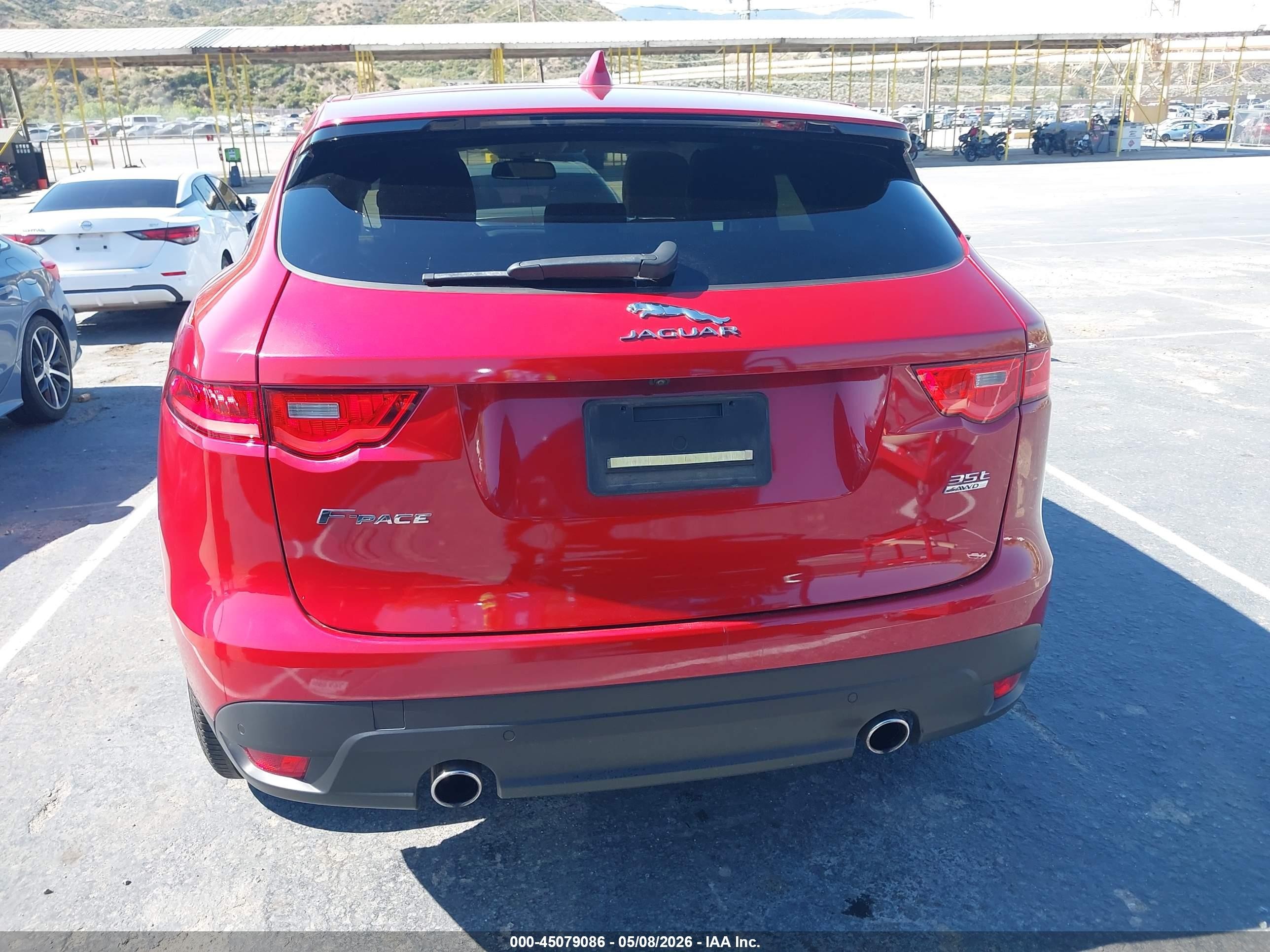 2017 Jaguar F-pace 35t Premium Red vin: SADCJ2BV1HA056621