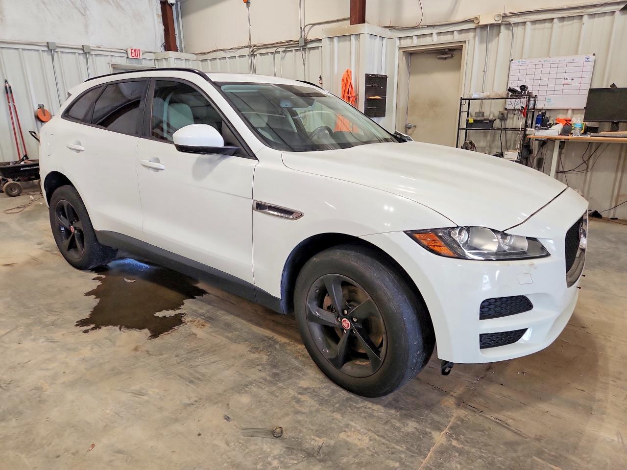 2017 Jaguar F-pace Premium White vin: SADCJ2BV1HA892882
