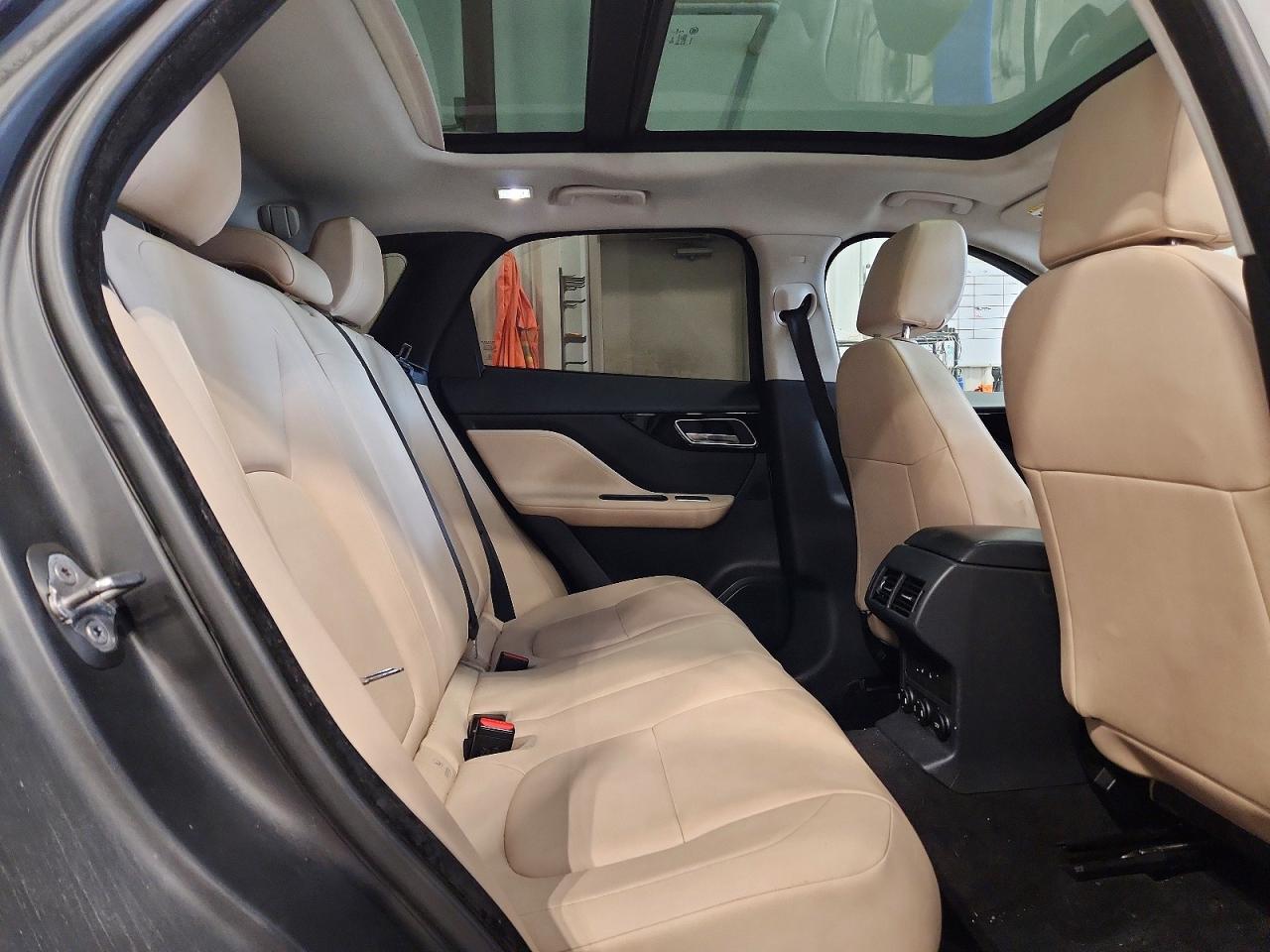 2017 Jaguar F-pace Premium White vin: SADCJ2BV1HA892882
