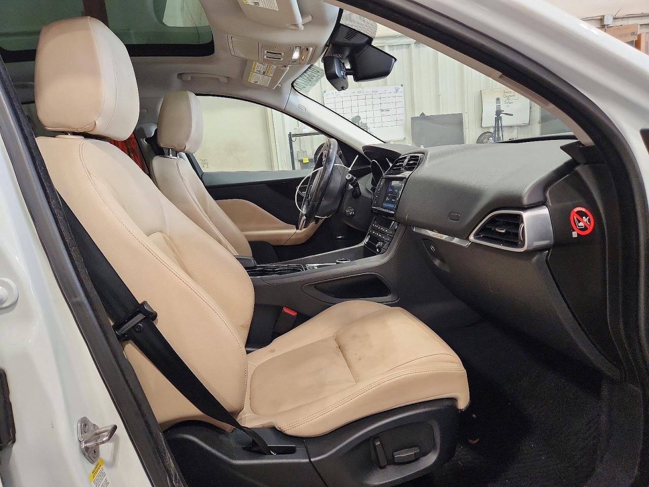 2017 Jaguar F-pace Premium White vin: SADCJ2BV1HA892882