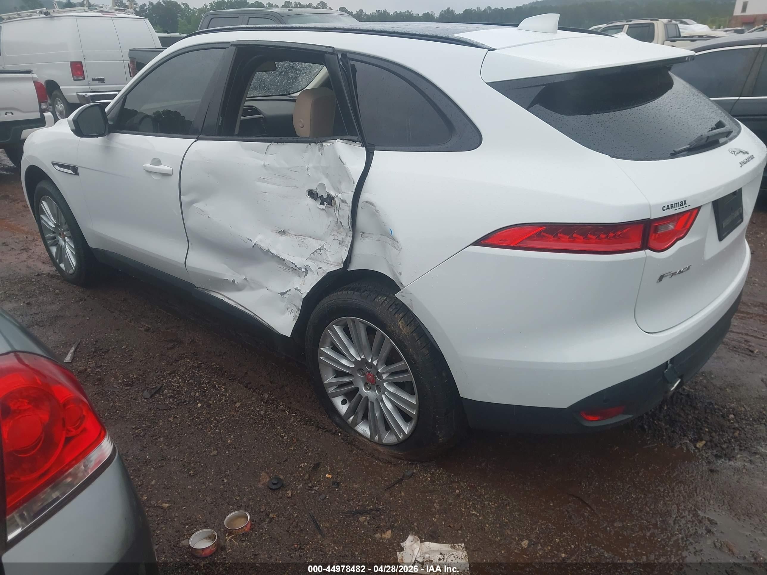 2017 Jaguar F-pace 35t Premium White vin: SADCJ2BV5HA893453