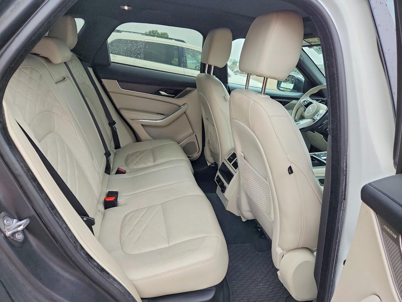2022 Jaguar F-pace S White vin: SADCJ2EX2NA700166