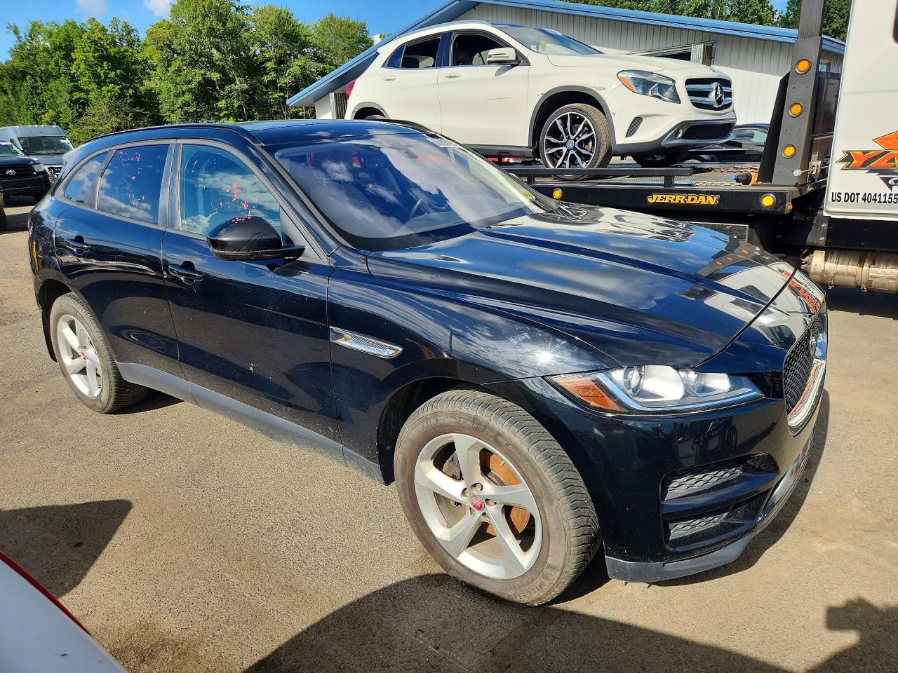 2018 Jaguar F-pace Premium Black vin: SADCJ2FNXJA294208