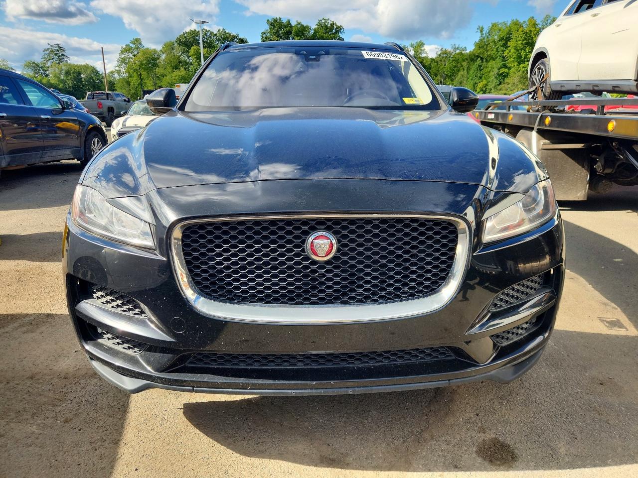 2018 Jaguar F-pace Premium Black vin: SADCJ2FNXJA294208