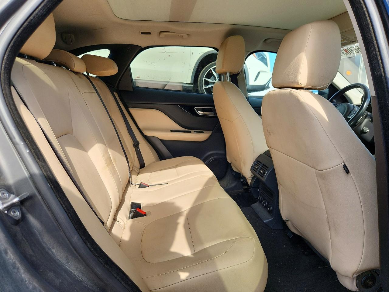 2018 Jaguar F-pace Premium Black vin: SADCJ2FNXJA294208