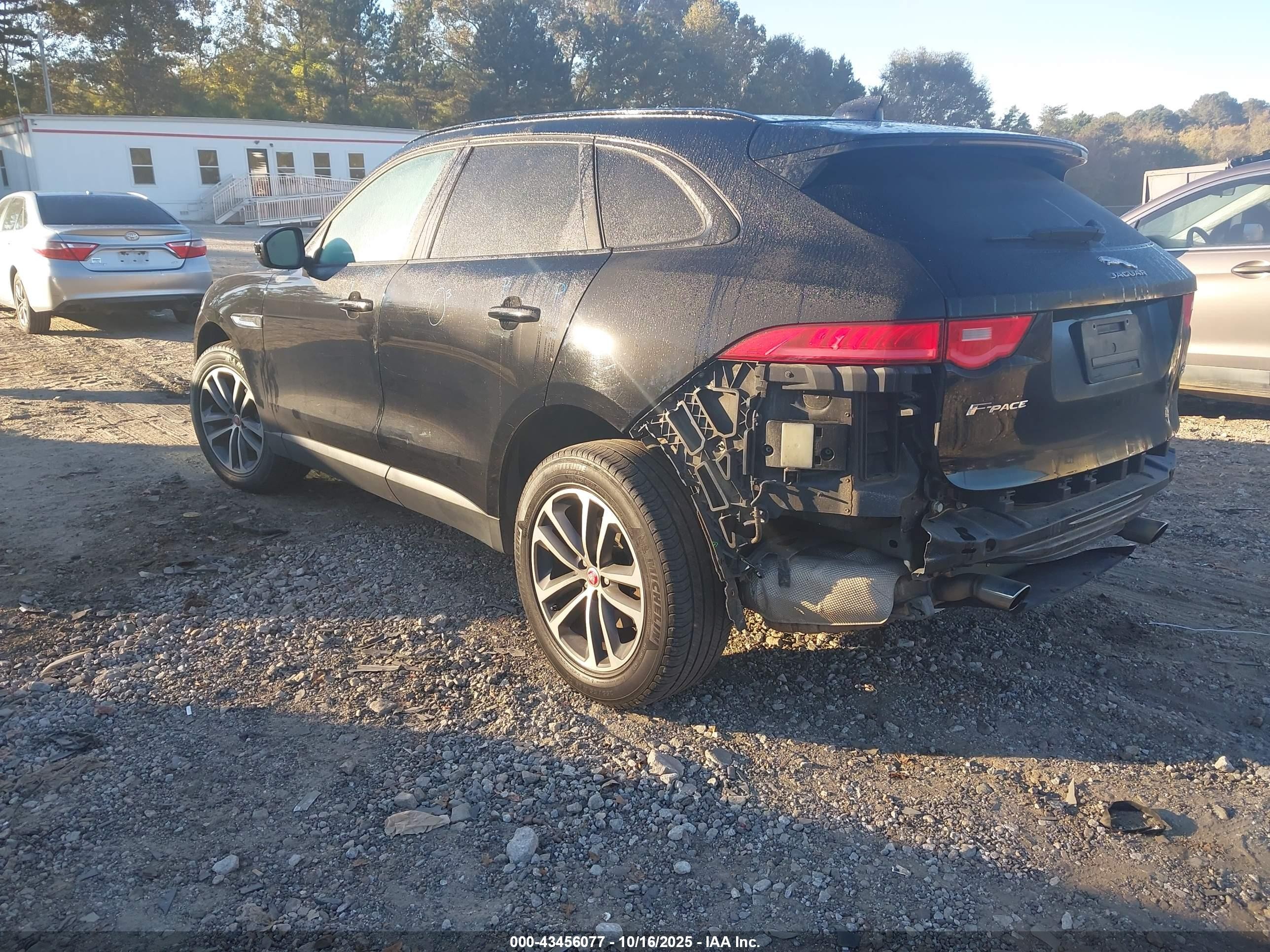2018 Jaguar F-pace 25t Premium Black vin: SADCJ2FX5JA264714