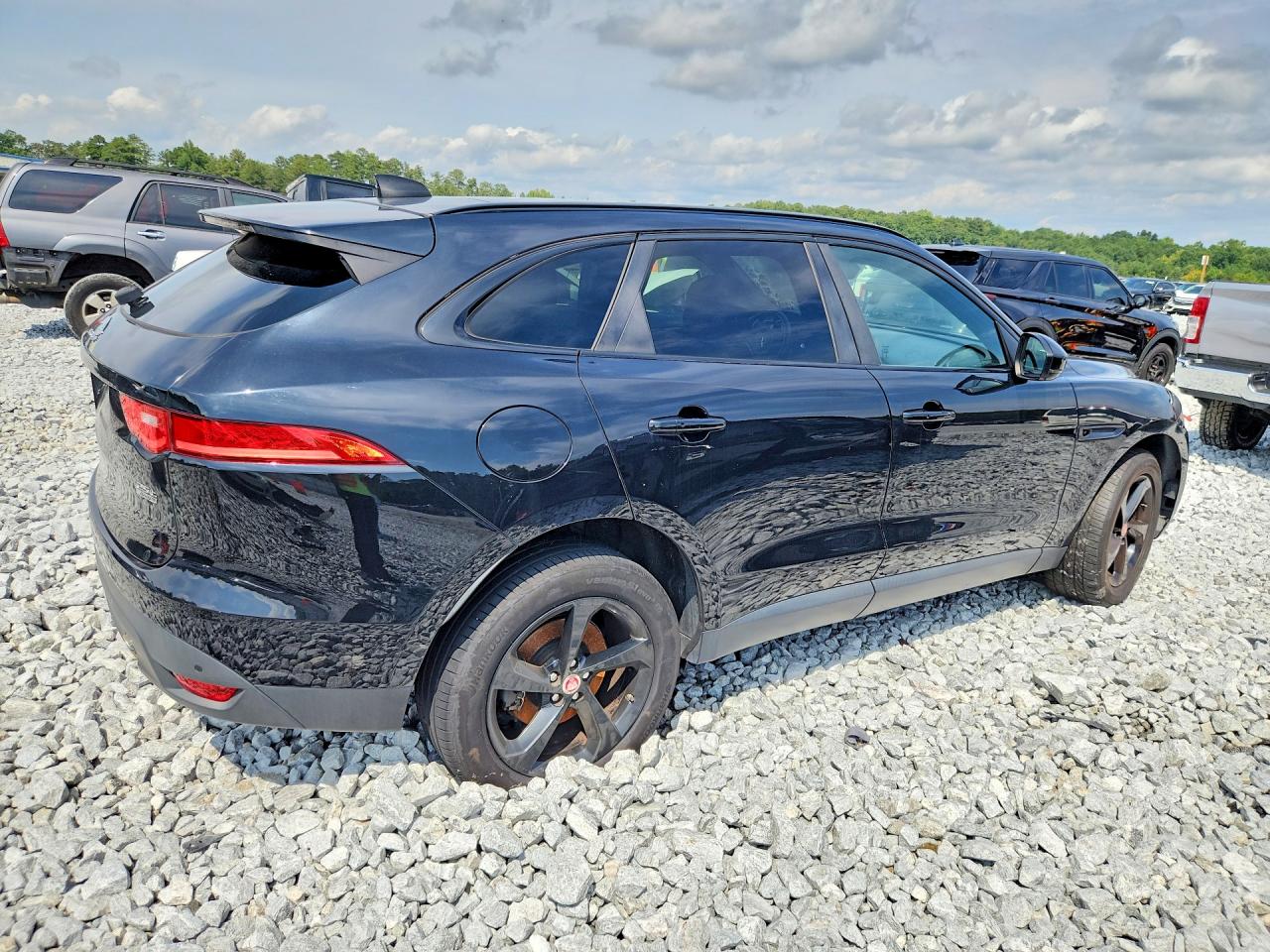 2020 Jaguar F-pace Premium Black vin: SADCJ2FXXLA618696