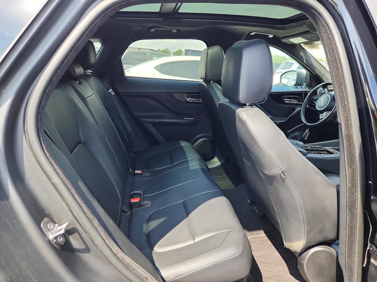 2020 Jaguar F-pace Premium Black vin: SADCJ2FXXLA618696