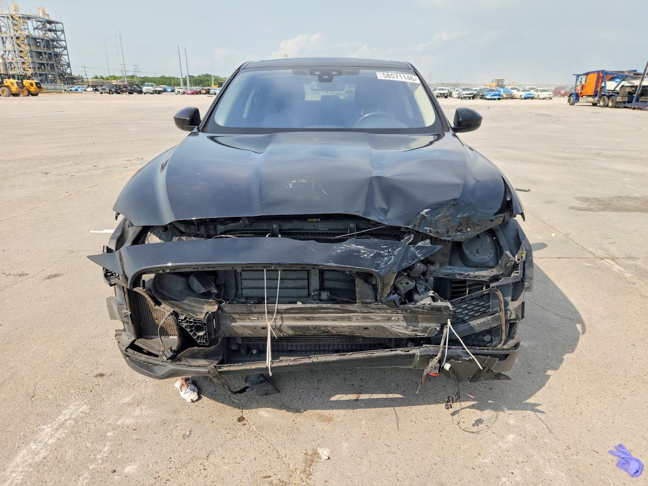 2018 Jaguar F-pace Premium Black vin: SADCJ2GX2JA236223