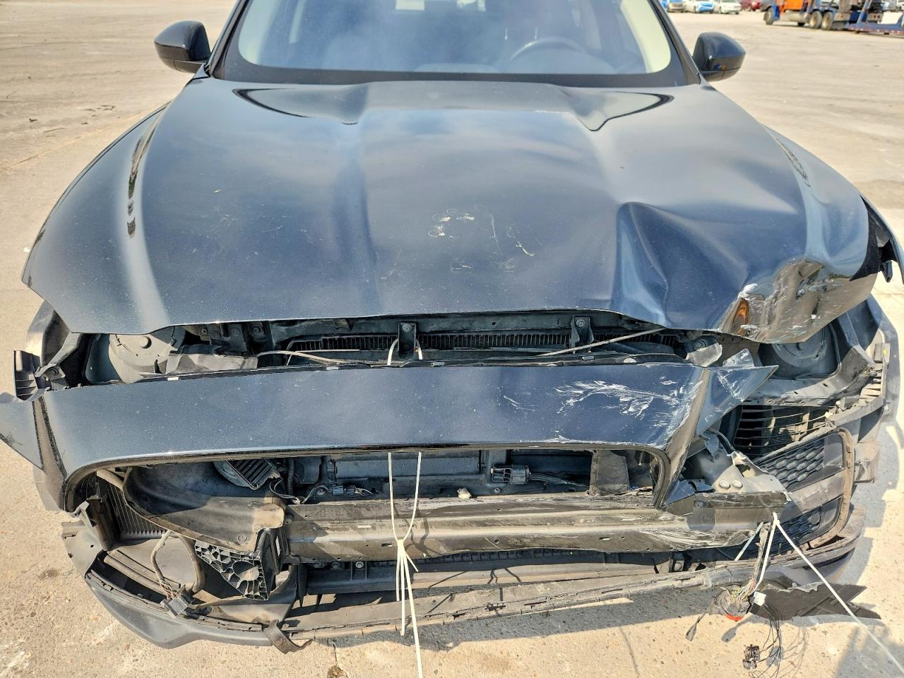 2018 Jaguar F-pace Premium Black vin: SADCJ2GX2JA236223