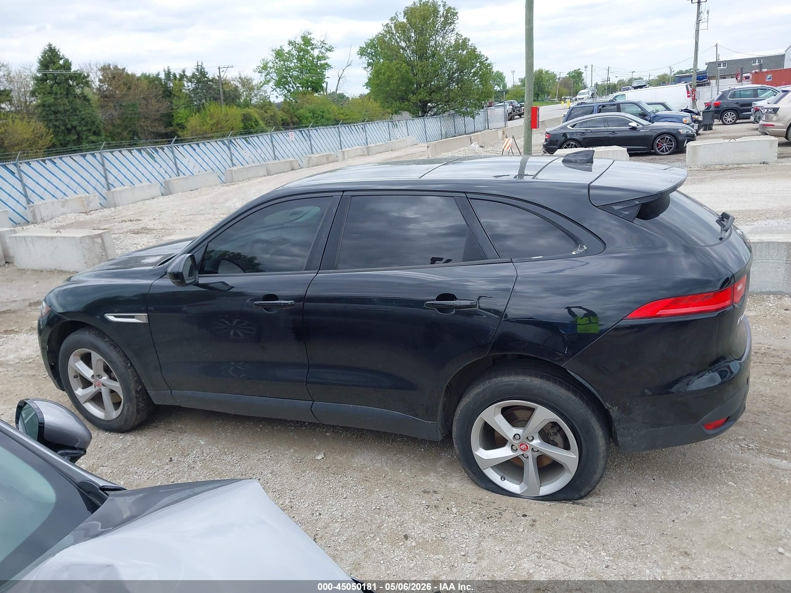 2018 Jaguar F-pace 30t Premium Черный vin: SADCJ2GX6JA235253