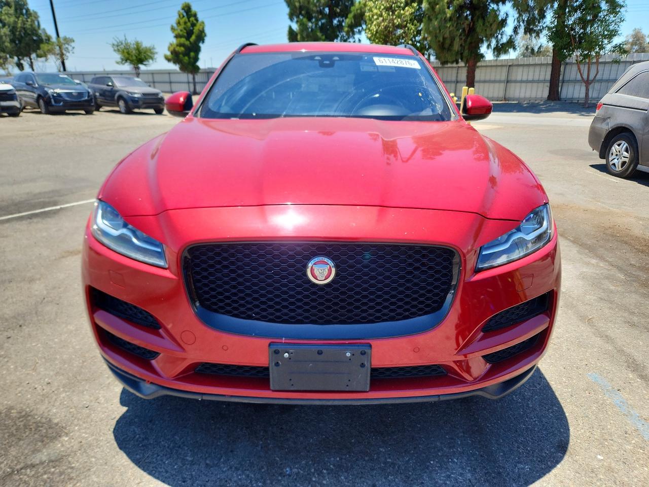 2017 Jaguar F-pace Prestige Red vin: SADCK2BV1HA894760