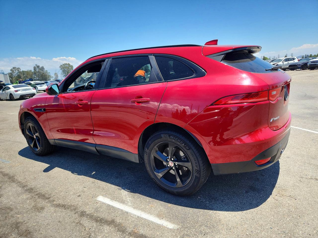 2017 Jaguar F-pace Prestige Red vin: SADCK2BV1HA894760
