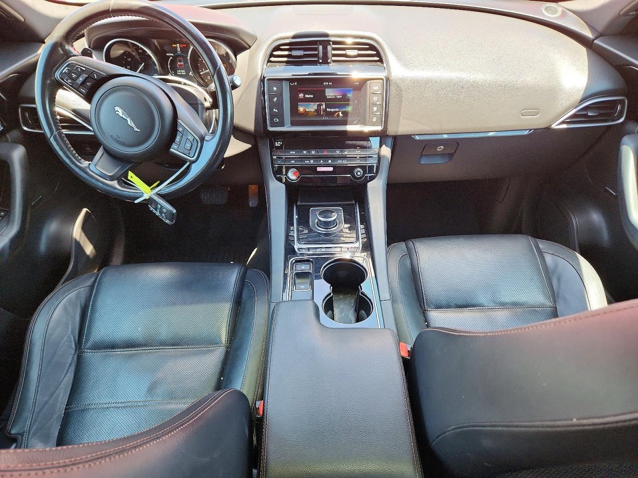2017 Jaguar F-pace Prestige Red vin: SADCK2BV1HA894760