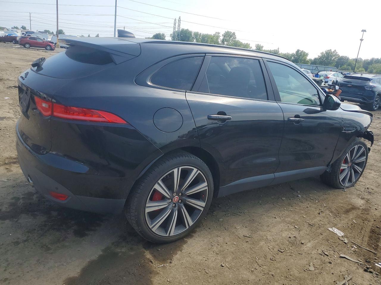 2017 Jaguar F-pace Prestige Black vin: SADCK2BV2HA880415