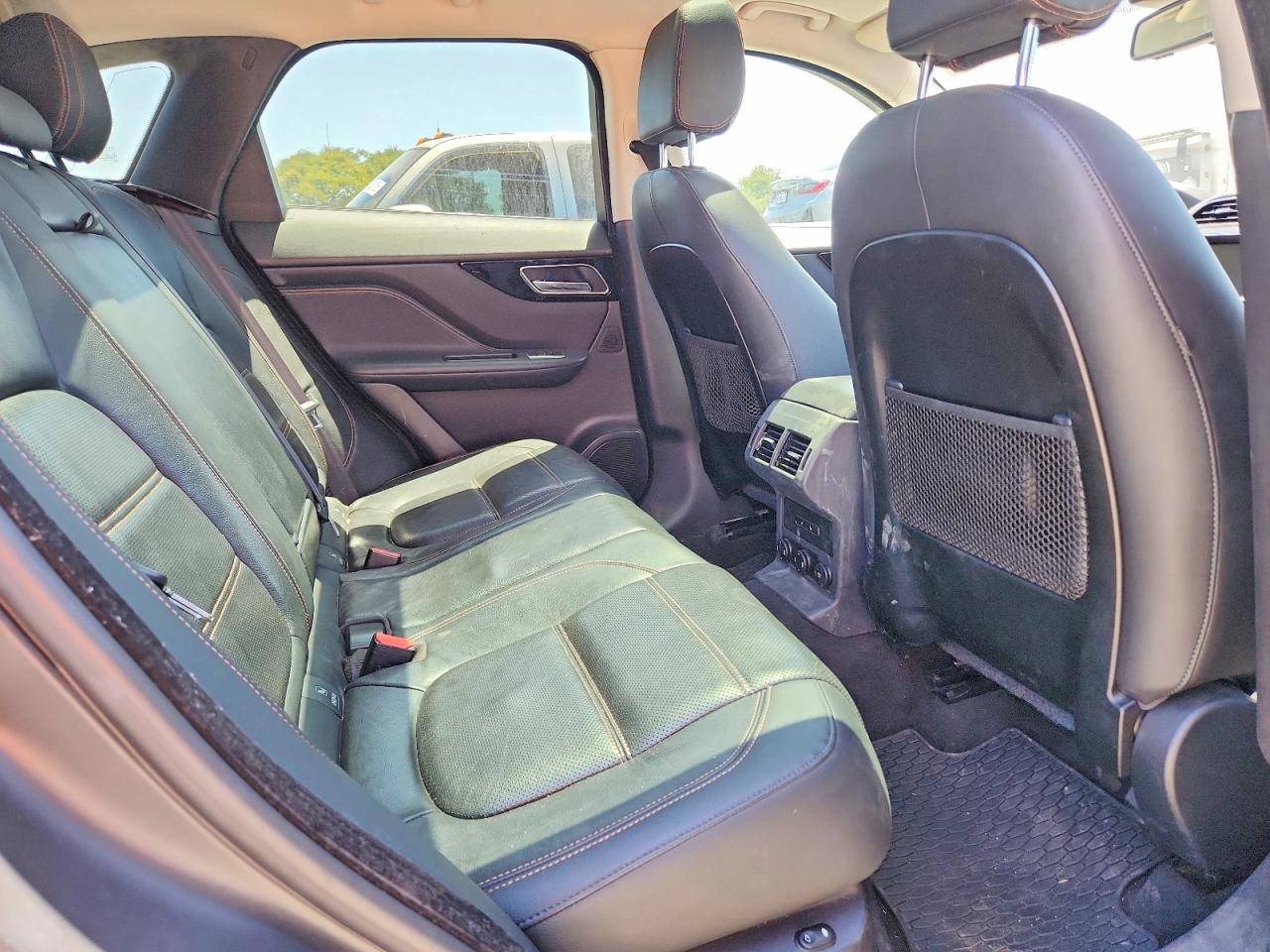 2018 Jaguar F-pace Prestige Black vin: SADCK2FX5JA295488