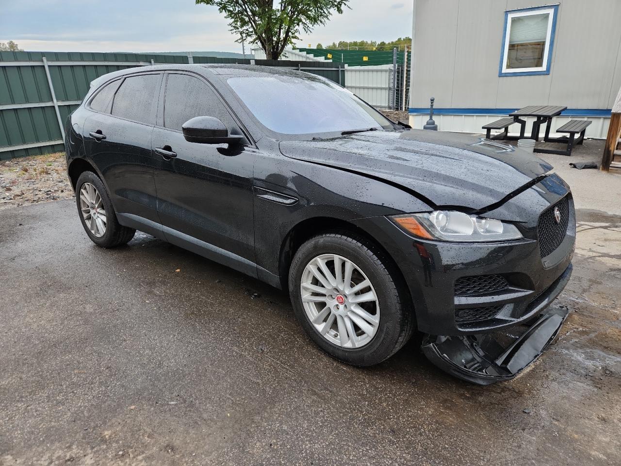 2020 Jaguar F-pace Prestige Black vin: SADCK2FX8LA626860
