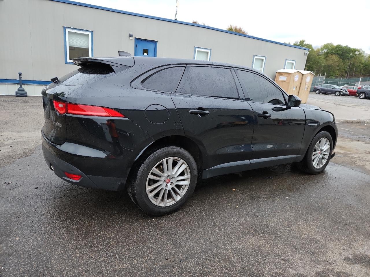 2020 Jaguar F-pace Prestige Black vin: SADCK2FX8LA626860