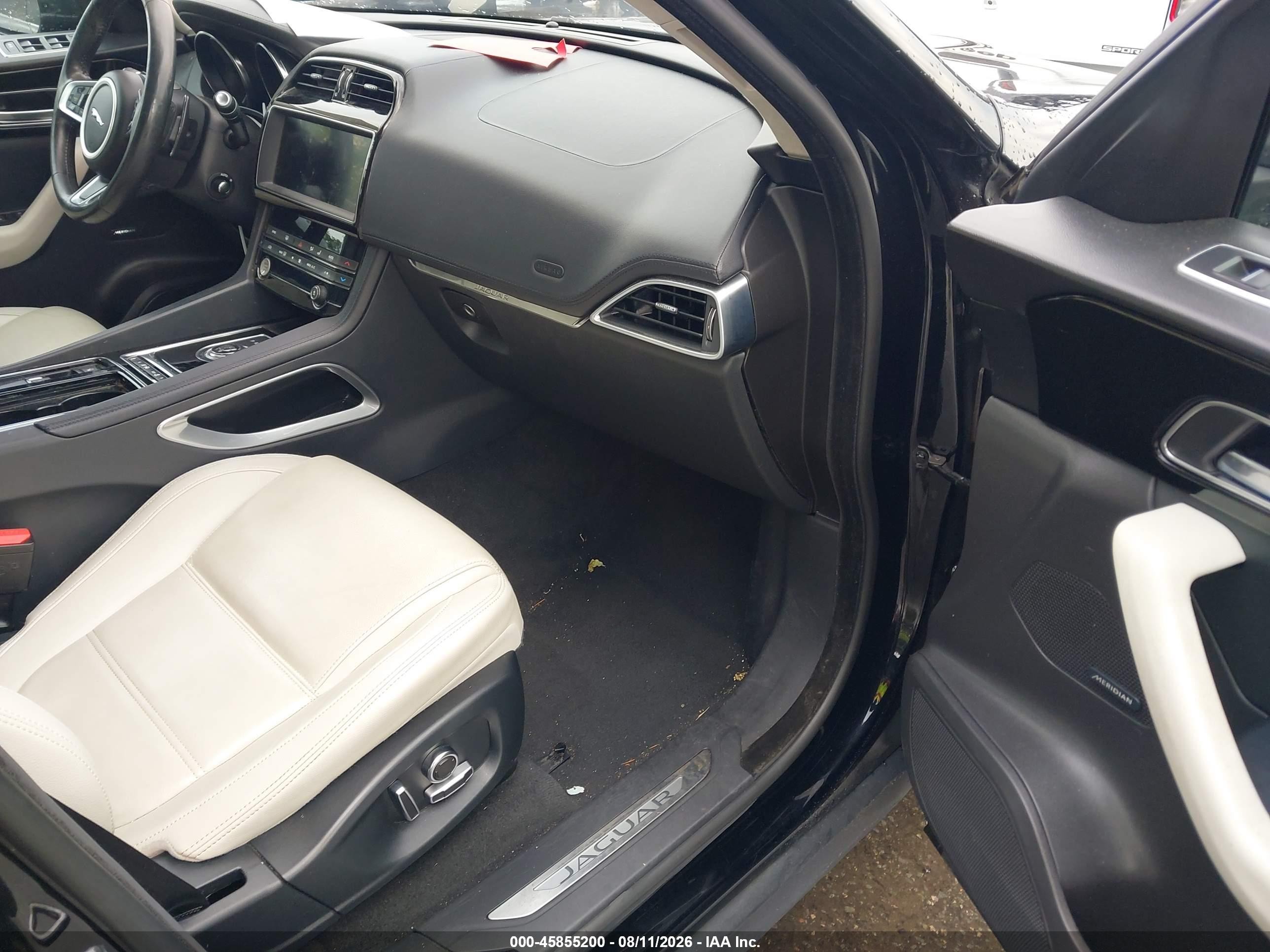2019 Jaguar F-pace 25t Prestige/30t Prestige Black vin: SADCK2GXXKA391519
