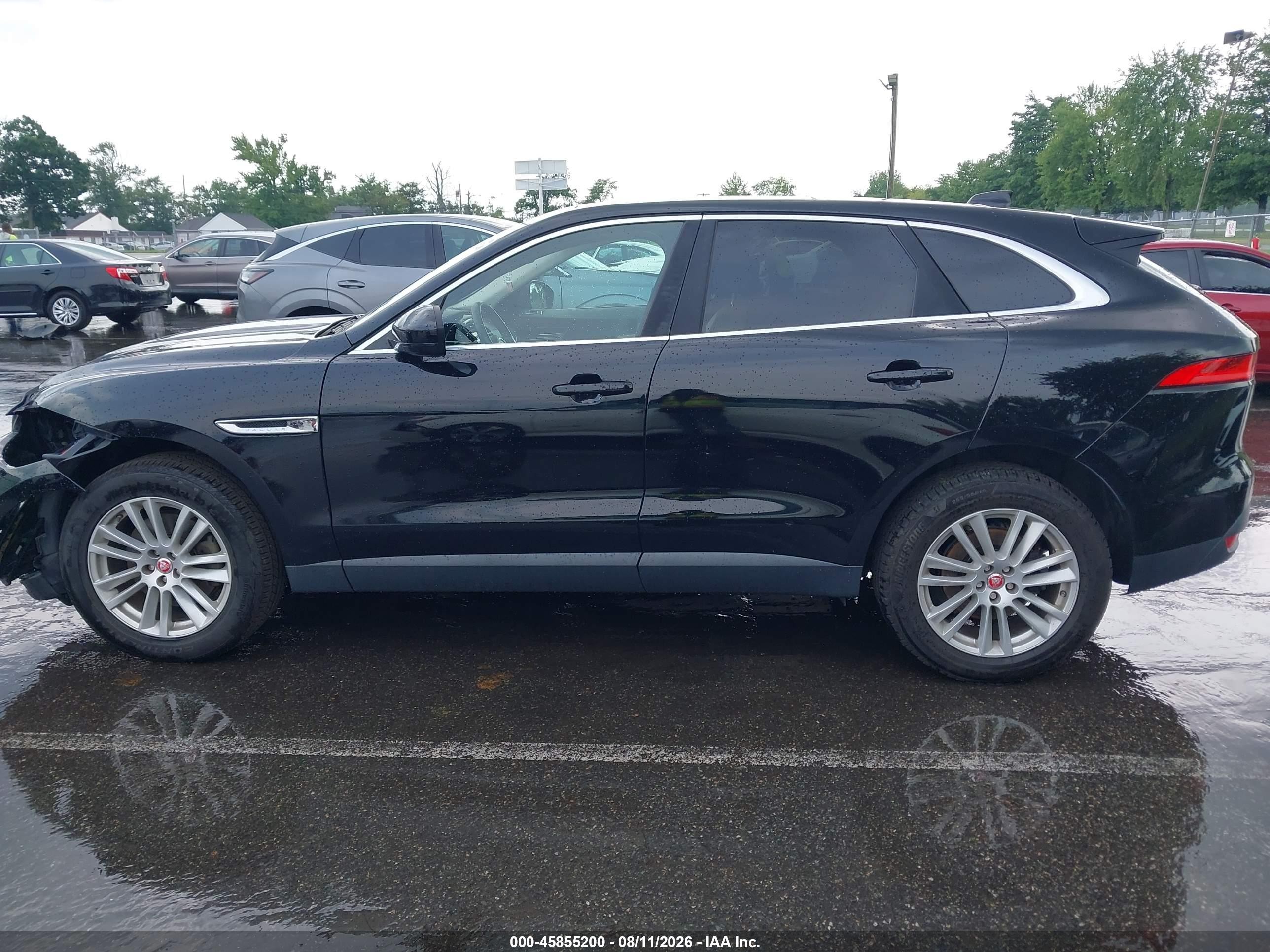 2019 Jaguar F-pace 25t Prestige/30t Prestige Black vin: SADCK2GXXKA391519