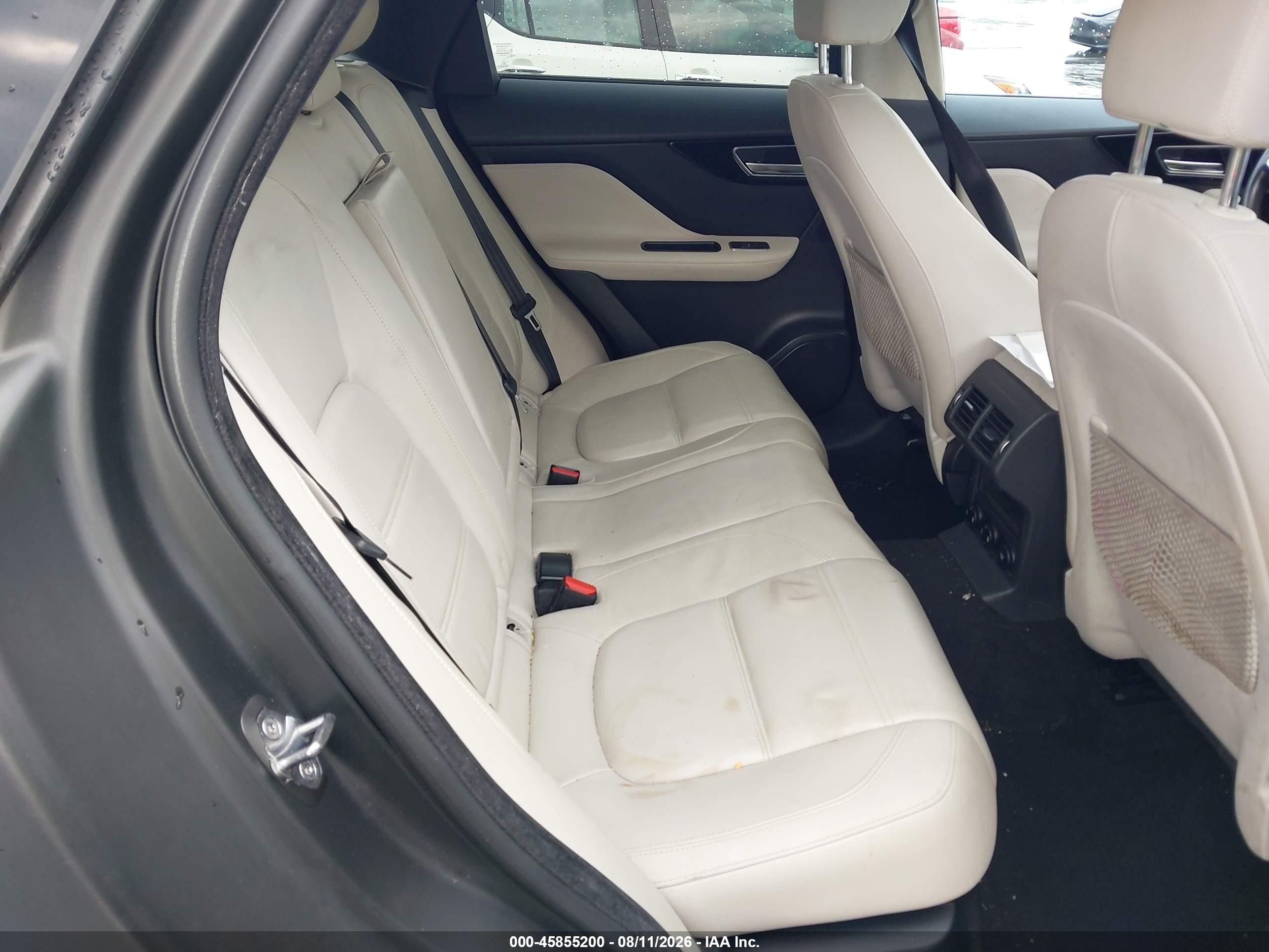2019 Jaguar F-pace 25t Prestige/30t Prestige Black vin: SADCK2GXXKA391519
