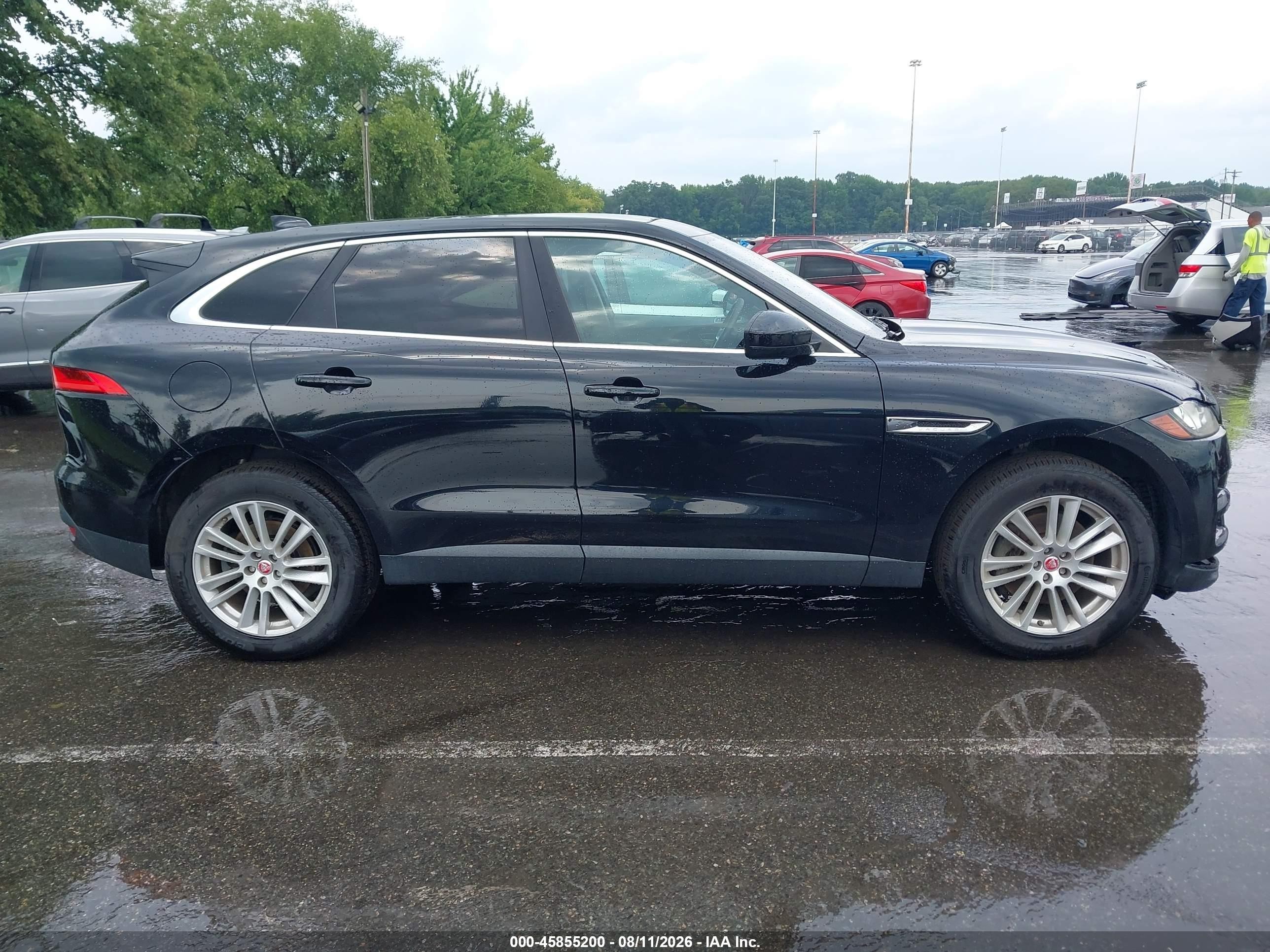 2019 Jaguar F-pace 25t Prestige/30t Prestige Black vin: SADCK2GXXKA391519