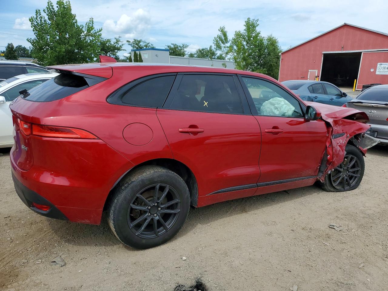 2017 Jaguar F-pace R - Sport Red vin: SADCL2BN1HA093176