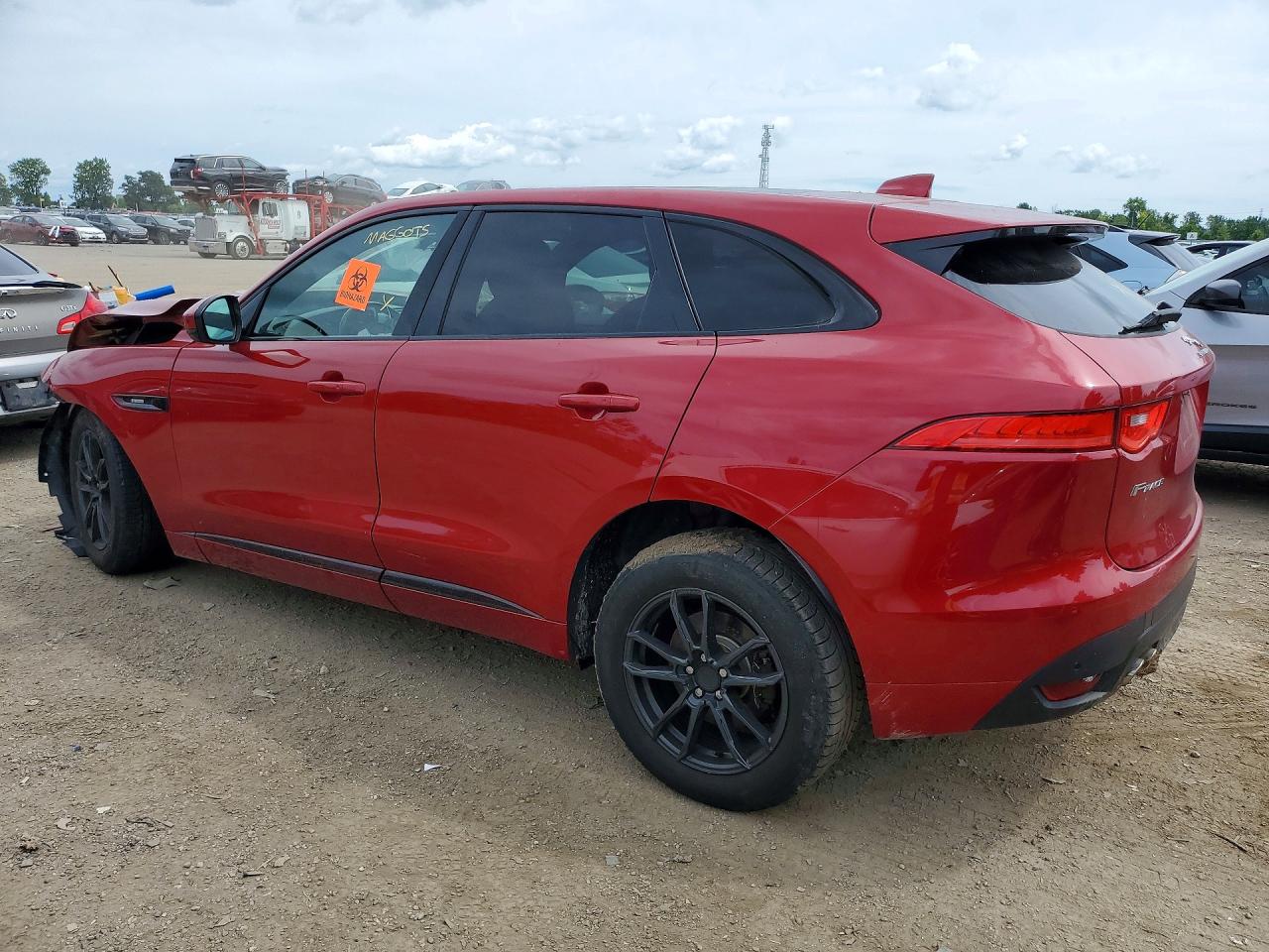 2017 Jaguar F-pace R - Sport Red vin: SADCL2BN1HA093176