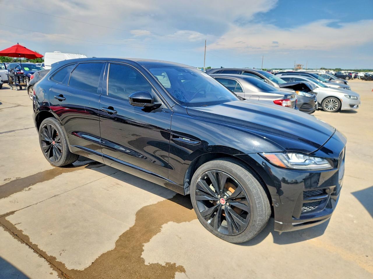 2017 Jaguar F-pace R - Sport Black vin: SADCL2BV3HA058087