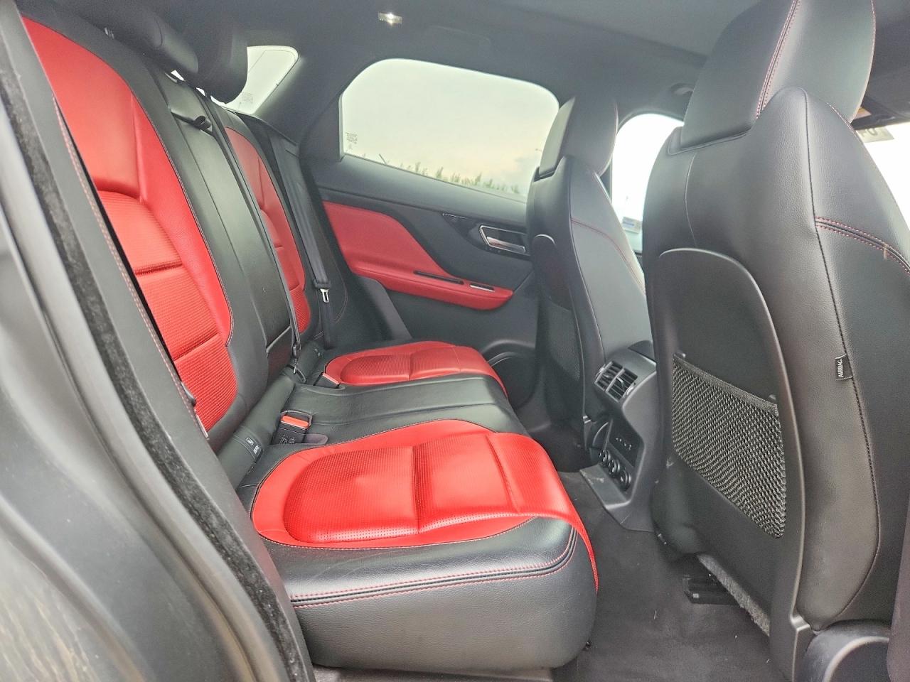 2018 Jaguar F-pace R - Sport Black vin: SADCL2FN6JA253570