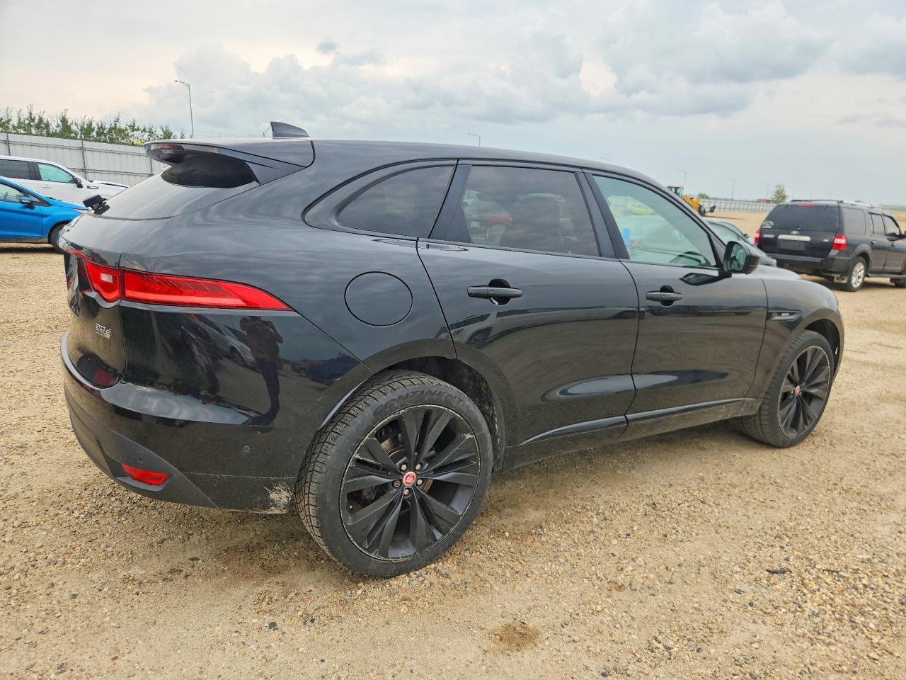 2018 Jaguar F-pace R - Sport Black vin: SADCL2FN6JA253570