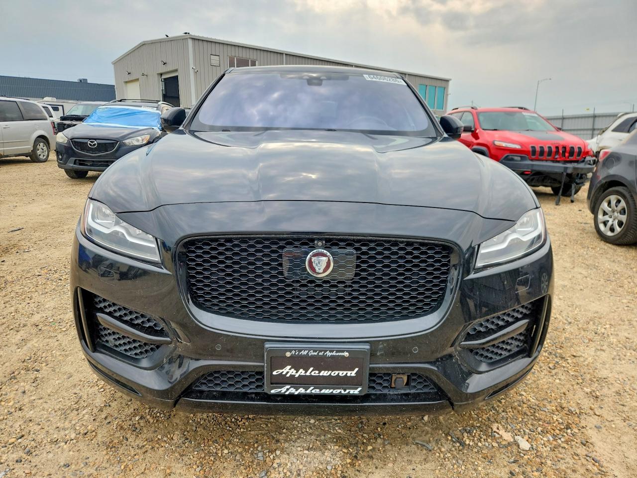 2018 Jaguar F-pace R - Sport Black vin: SADCL2FN6JA253570