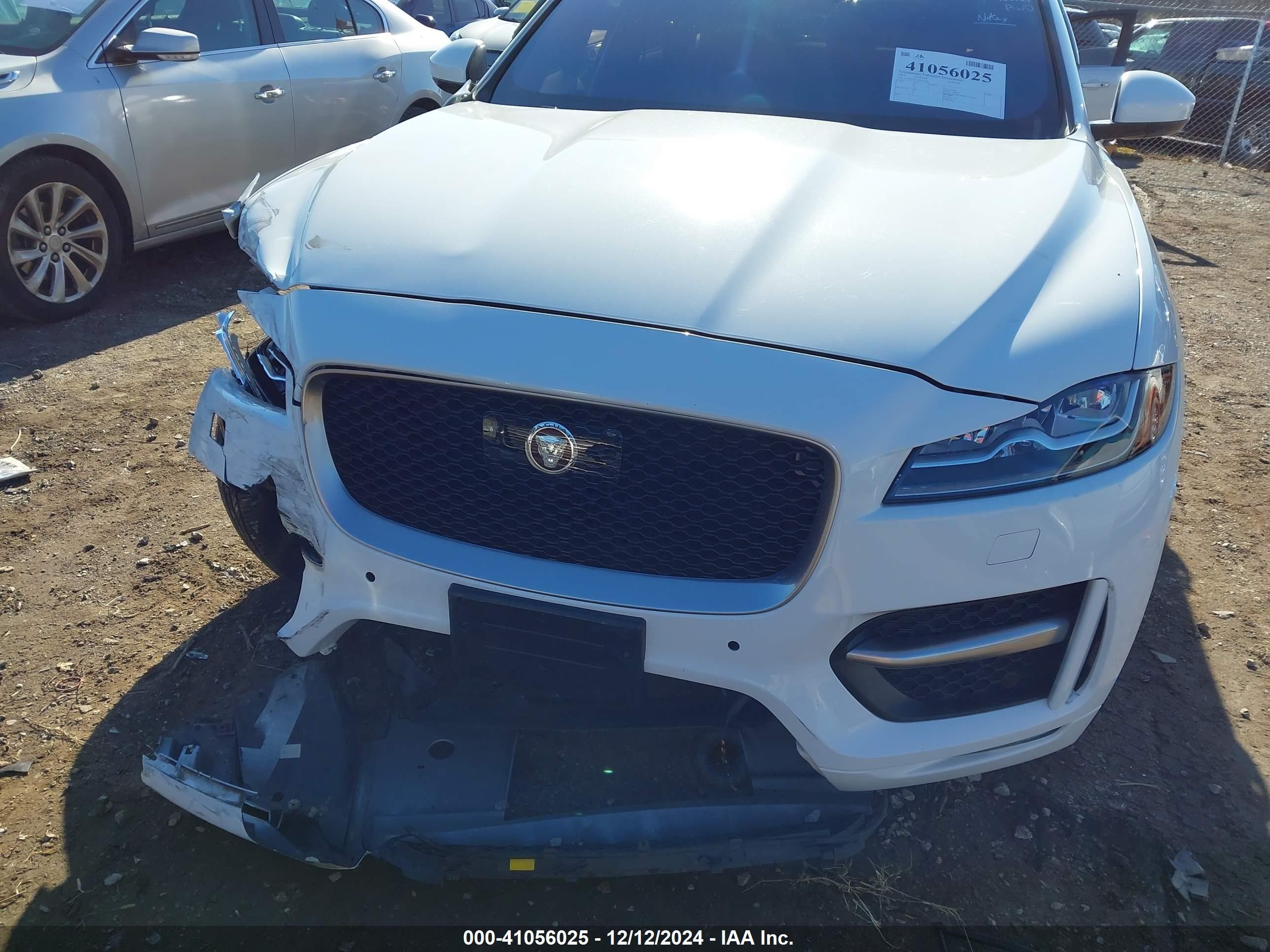 2019 Jaguar F-pace 25t R-sport Белый vin: SADCL2FX2KA392145
