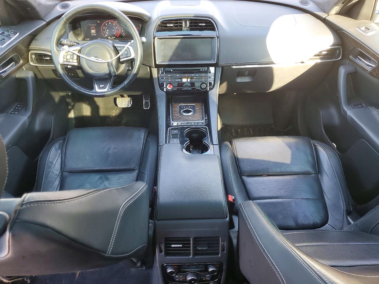 2017 Jaguar F-pace S Серебряный vin: SADCM2BV6HA065029
