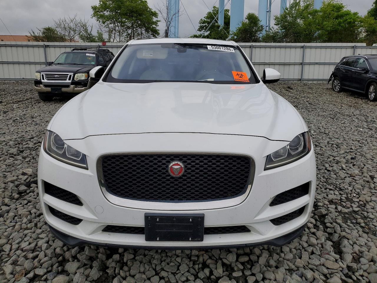 2017 Jaguar F-pace White vin: SADCS2BN7HA089703
