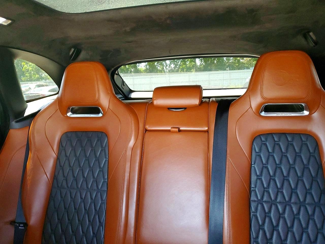 2019 Jaguar F-pace Svr Gray vin: SADCZ2EE1KA606881