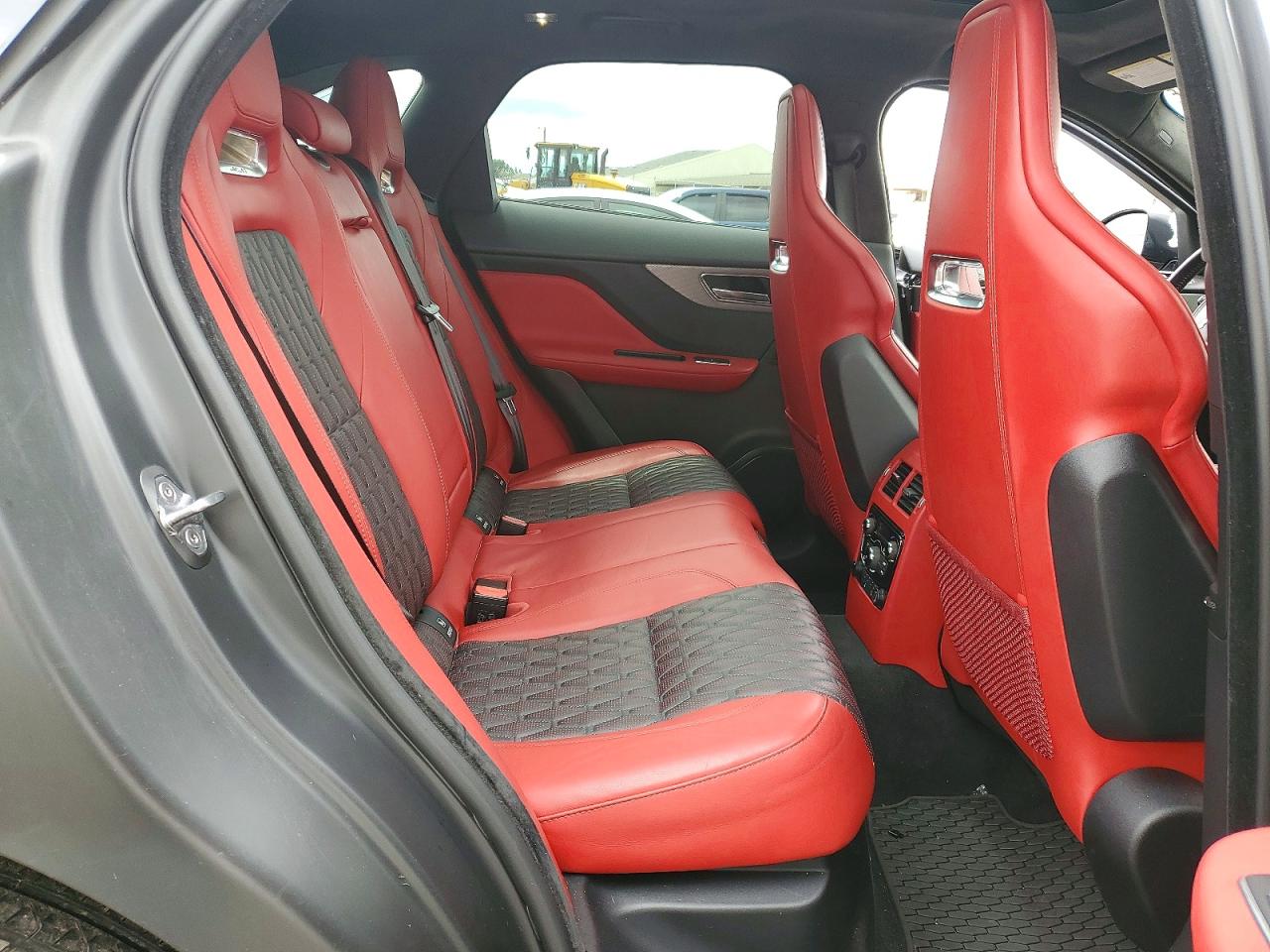 2020 Jaguar F-pace Svr Gray vin: SADCZ2EE4LA639908